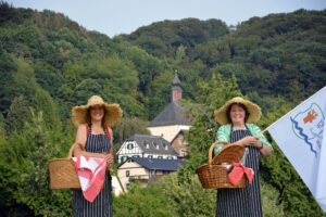 Spaziergang durch das Kirchdorf Neuhonrath Kopie